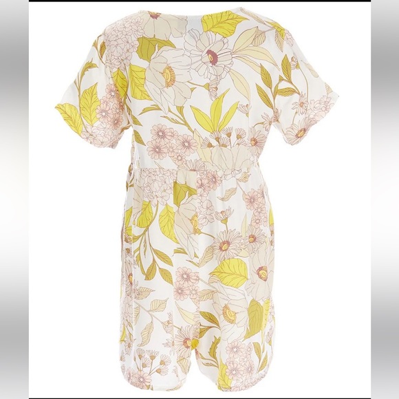 Volcom Girls Short Sleeve Happy Clouds Floral Print Romper. Size L (10/12). - Picture 6 of 7